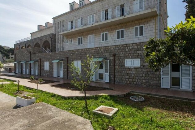 Guest House Eight Roses - Photo2