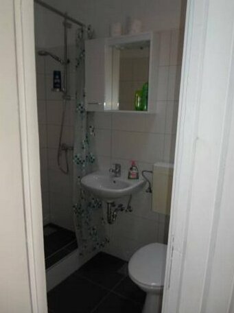  Photo 4