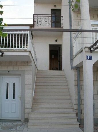  Photo 3