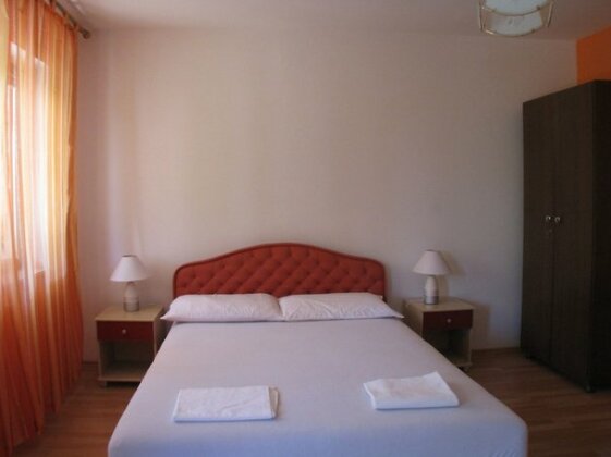 Apartments Miljak Dugi Rat - Photo3