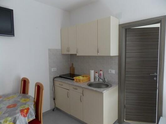 Cozy studio Apartment with Balcony A-2 - Photo3