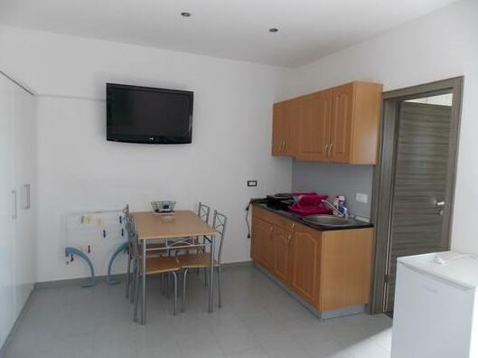 Quiet studio Apartment with Balcony A-3 - Photo3