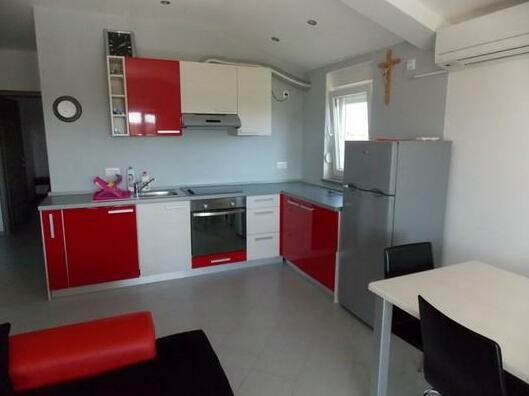 Spacious Apartment with Balcony - S3 - Photo3