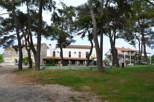 Apartments Vesna Funtana - Photo4
