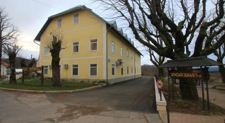 Hostel Fuzinarska House