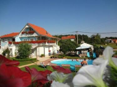 Pool Apartments Plitvice Lakes