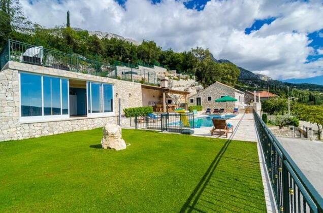 Villa Falcon Rook - Photo2