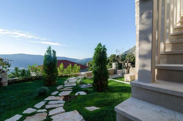 Villa Falcon Rook - Photo4