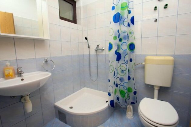 Robinson Edita - Photo3