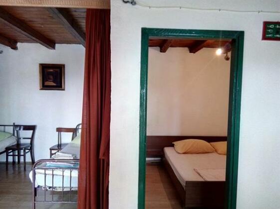 Robinson Rest House - Photo2