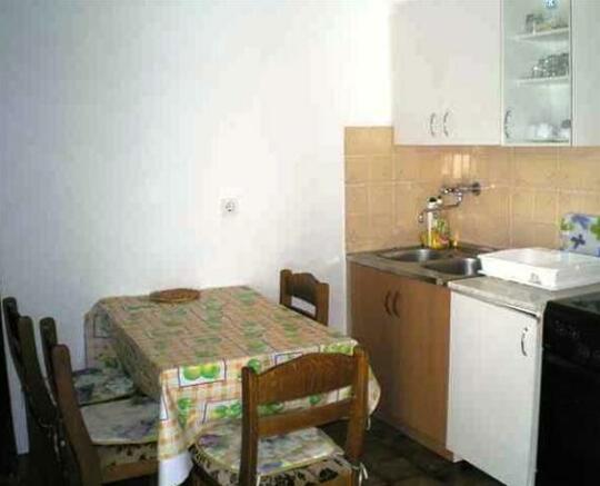 Apartment Mladen - Photo2