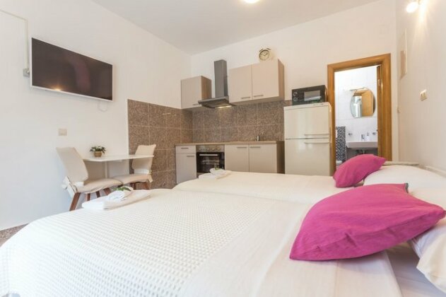 Apartments Capitis in the center - Photo3