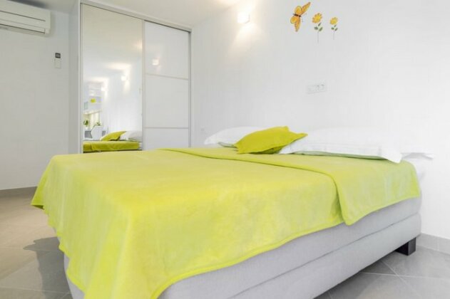Apartments Nikolina - Photo3