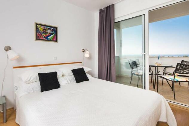 Apartments Sea Breeze - Photo2