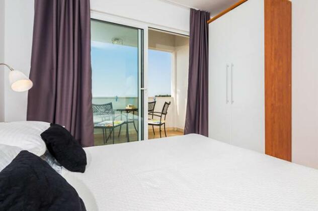 Apartments Sea Breeze - Photo4