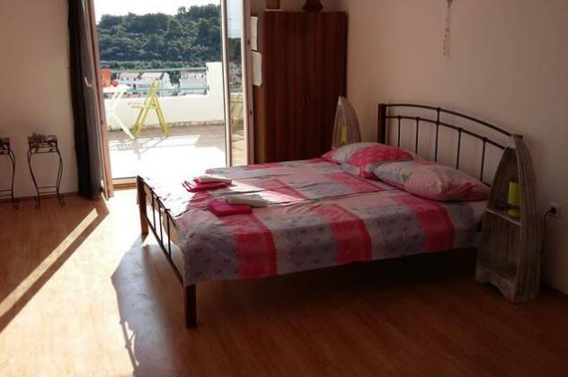 BenJak Apartments - Photo2