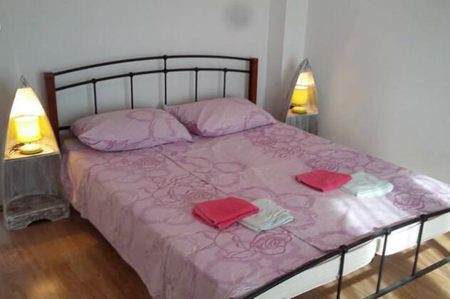 BenJak Apartments - Photo3