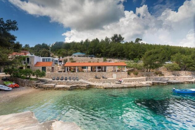 Golden Bay Hvar Town - Photo2