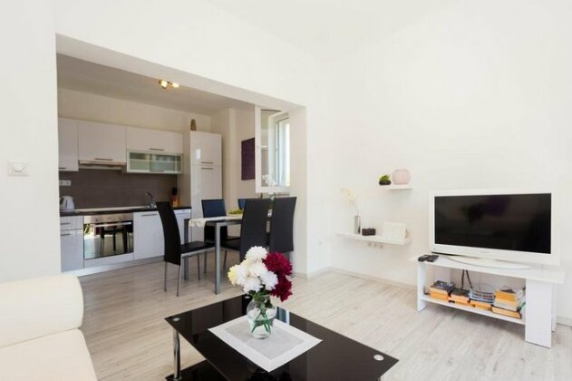 Hvar Harbor Luxury - Photo4