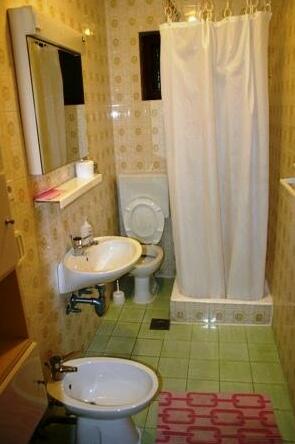 Luka's Lodge - Photo3