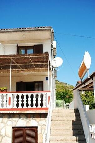 Luka's Lodge - Photo5