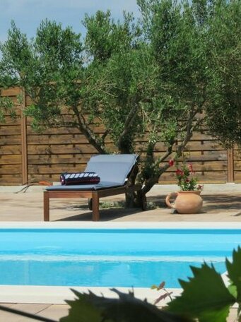 Apartman Dora with Heating Pool - Photo2