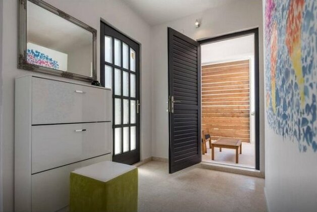 Luxury Apartment with Heating Pool - Photo2