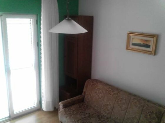 Apartments and Rooms Dobrila - Photo3