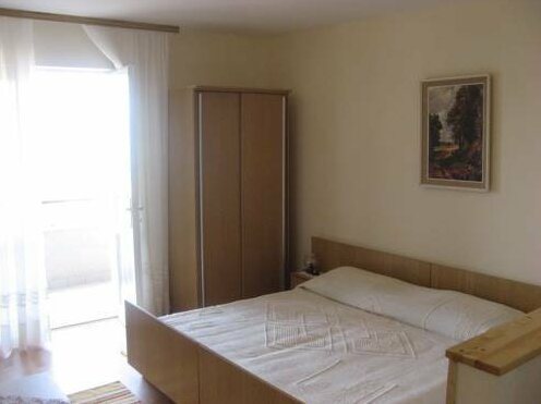 Guest House Jelsa - Photo4