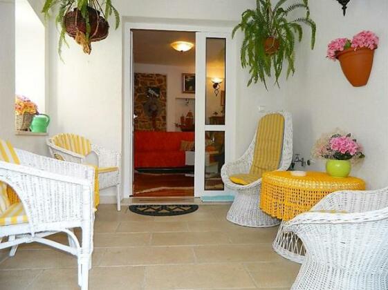 House Mate Jelsa - Photo2