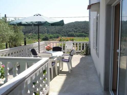 Apartments Kampor - Photo4