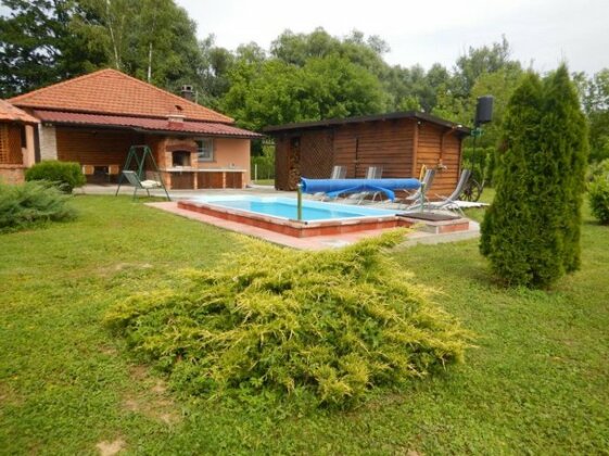 House on the river Karlovac - Photo2