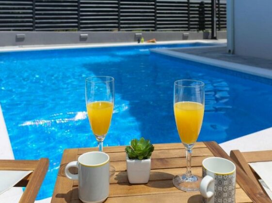 Luxury Villa MaRo with Heated Pool - Photo2