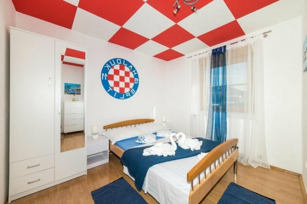 Mira Holiday Home - Photo5