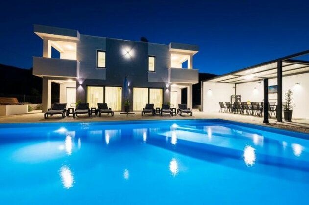 Villa Sky - Heating Pool - Photo2