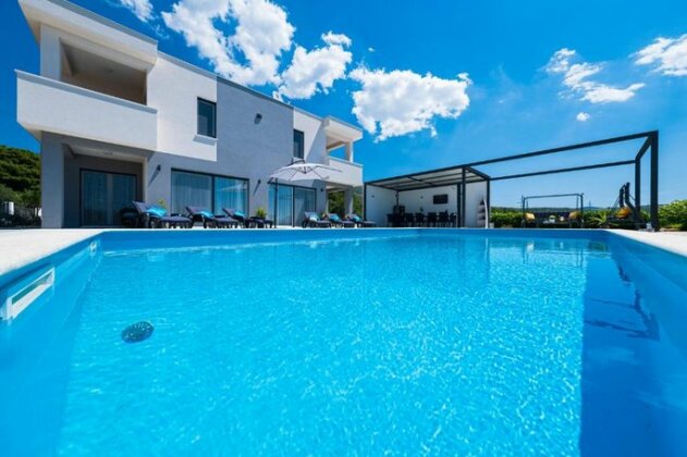 Villa Sky - Heating Pool - Photo3