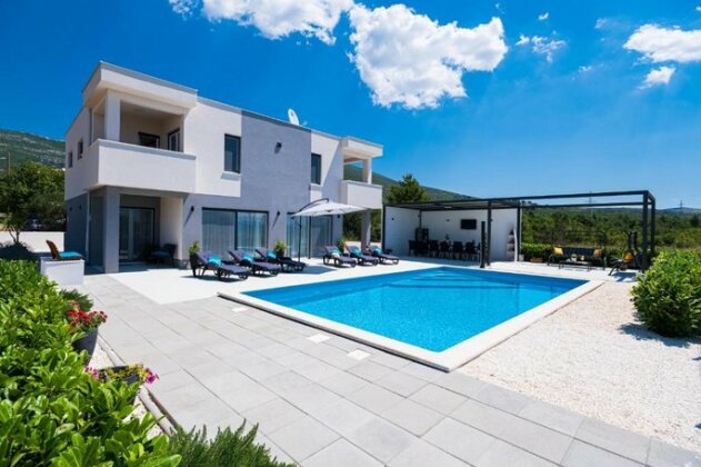 Villa Sky - Heating Pool - Photo4