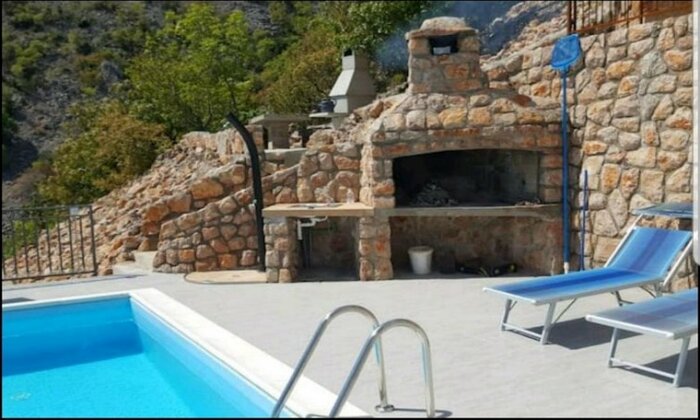 Apartment-loft with shared pool - Photo3