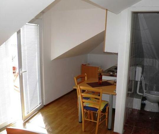Apartments Mariani Komiza - Photo2