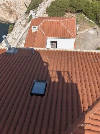 Lighthouse Susac - Photo3