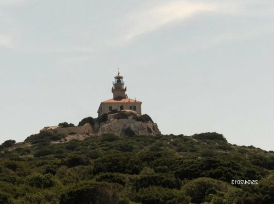 Lighthouse Susac - Photo4