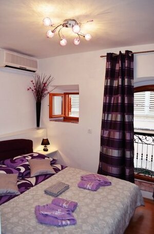 M & J Central Suites - Photo5