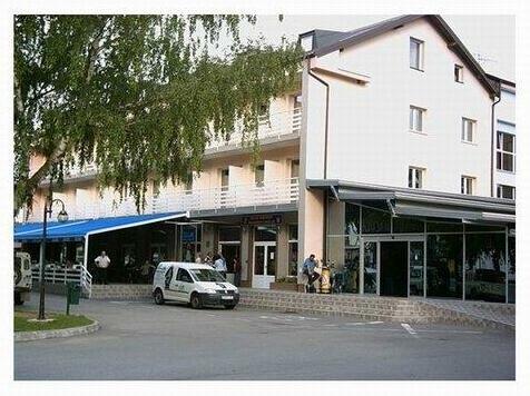 Hotel Macola - Photo2