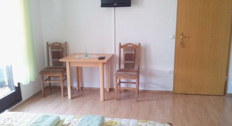 House Prica - Photo4