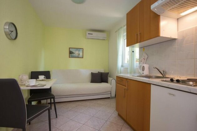 Mihalic - Photo2