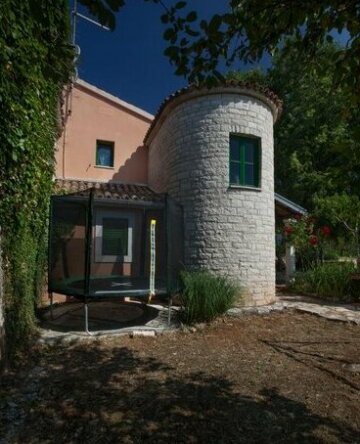 Holiday Home Ladonja