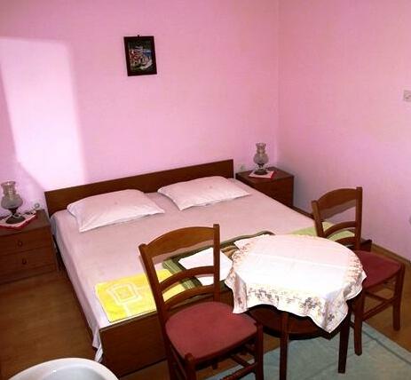  Photo 3
