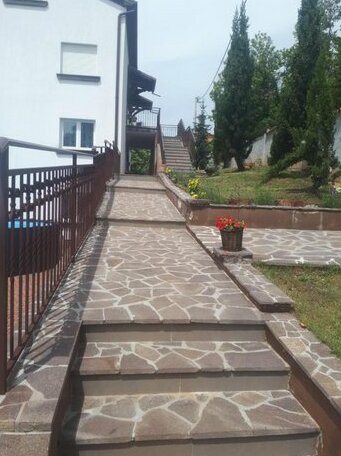  Photo 2