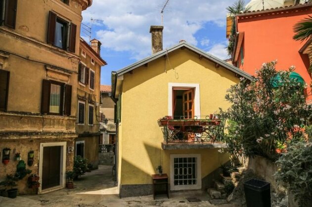 Small house ForFour in Old Town Lovran - Opatija