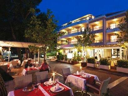 Hotel Maritimo Makarska - Photo2